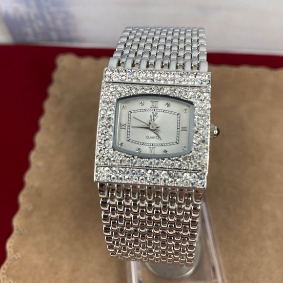 Vintage Stunning Victoria Wick Beverly Hills Crystal Watch - Picture 2 of 8